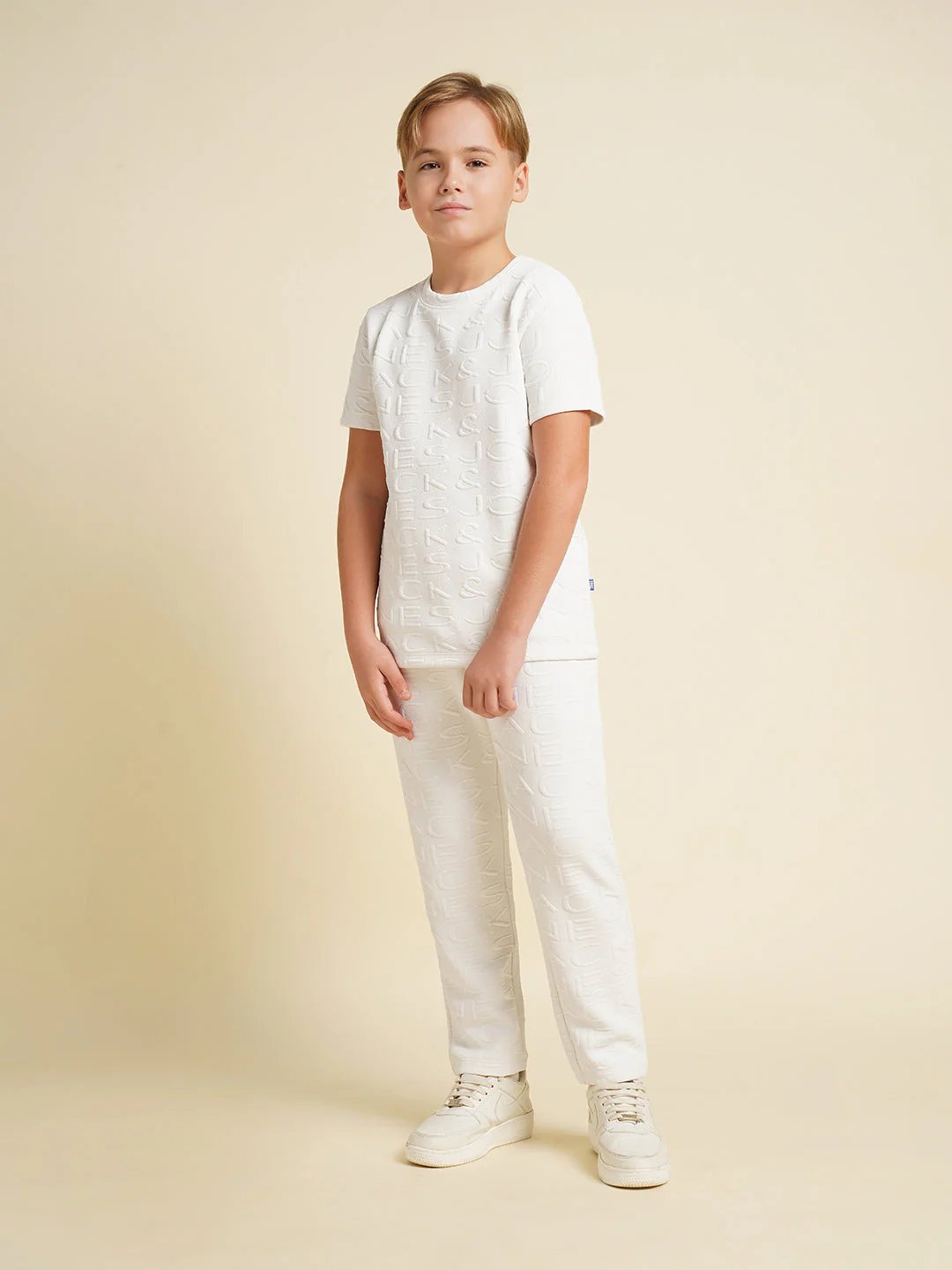 Boys White Cotton Joggers With Drawstring Waist And 3 Pockets - Image 5