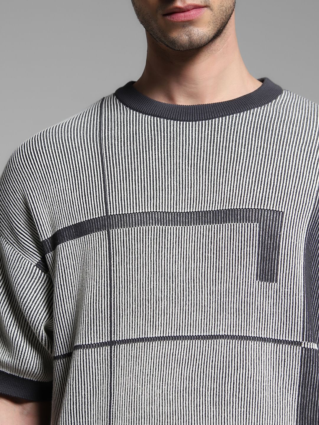 Grey Knitted Geometric Print T-Shirt - Image 5