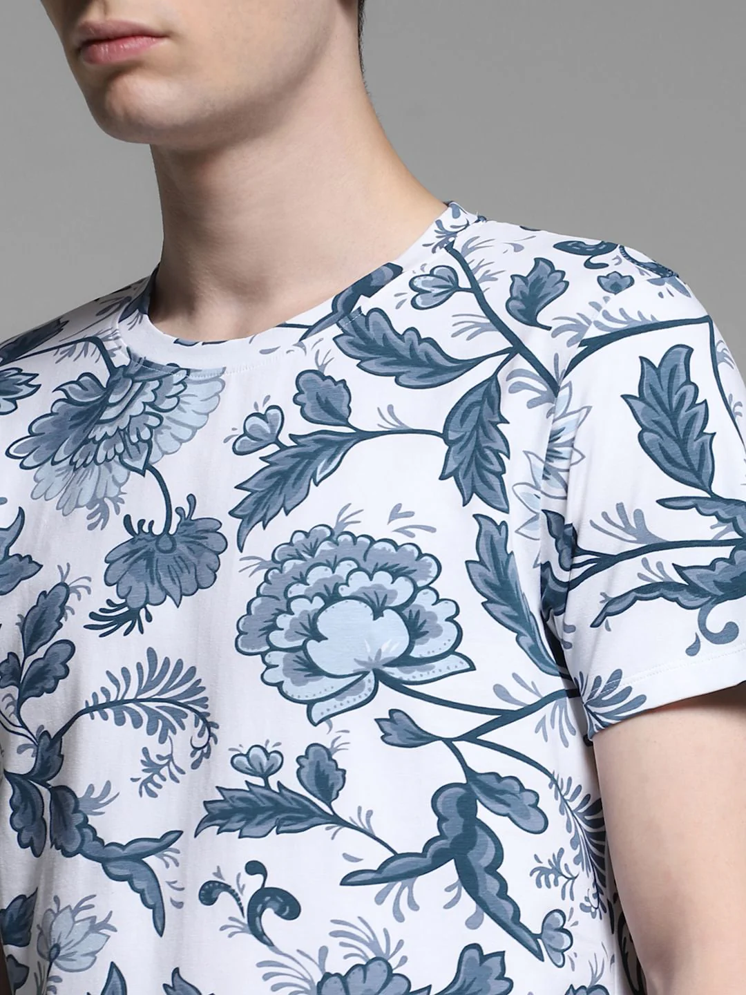 White Printed Crew Neck T-shirt - Image 5