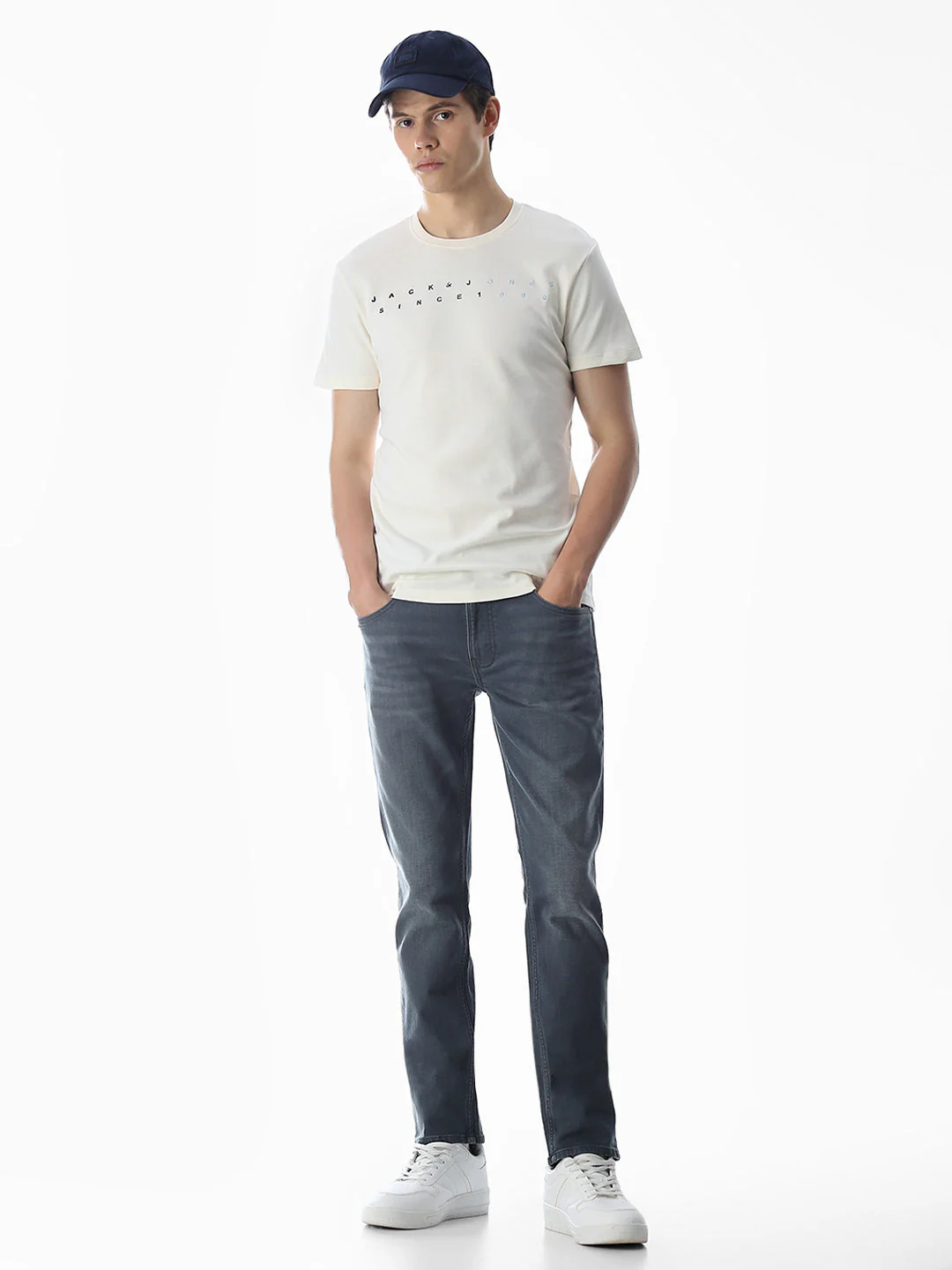 Embroidered Print T-Shirt - White - Image 6