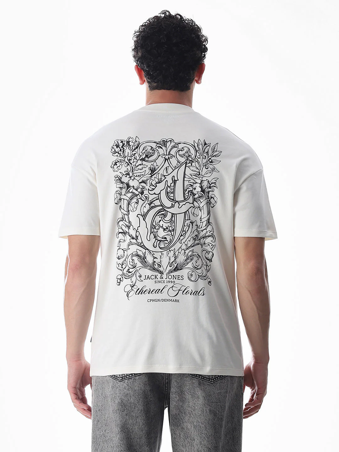 Oversized Knitted Printed T-shirt - White - Image 9