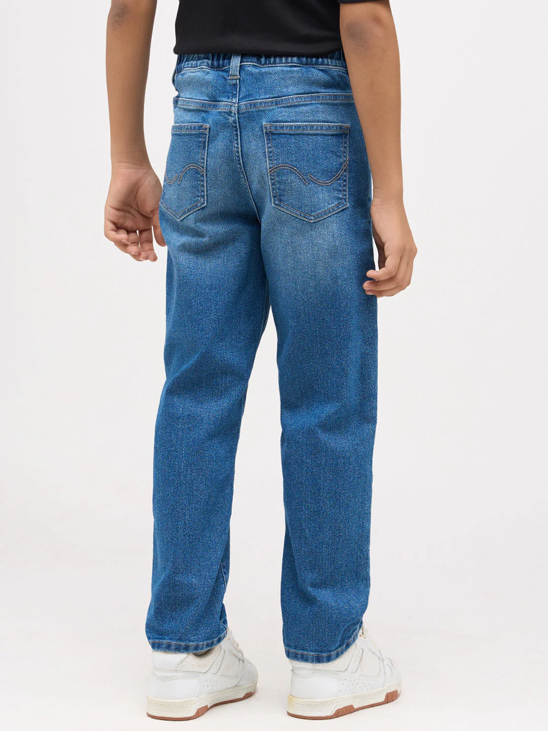 Boys Mid Rise Washed Loose Fit Jeans - Image 4