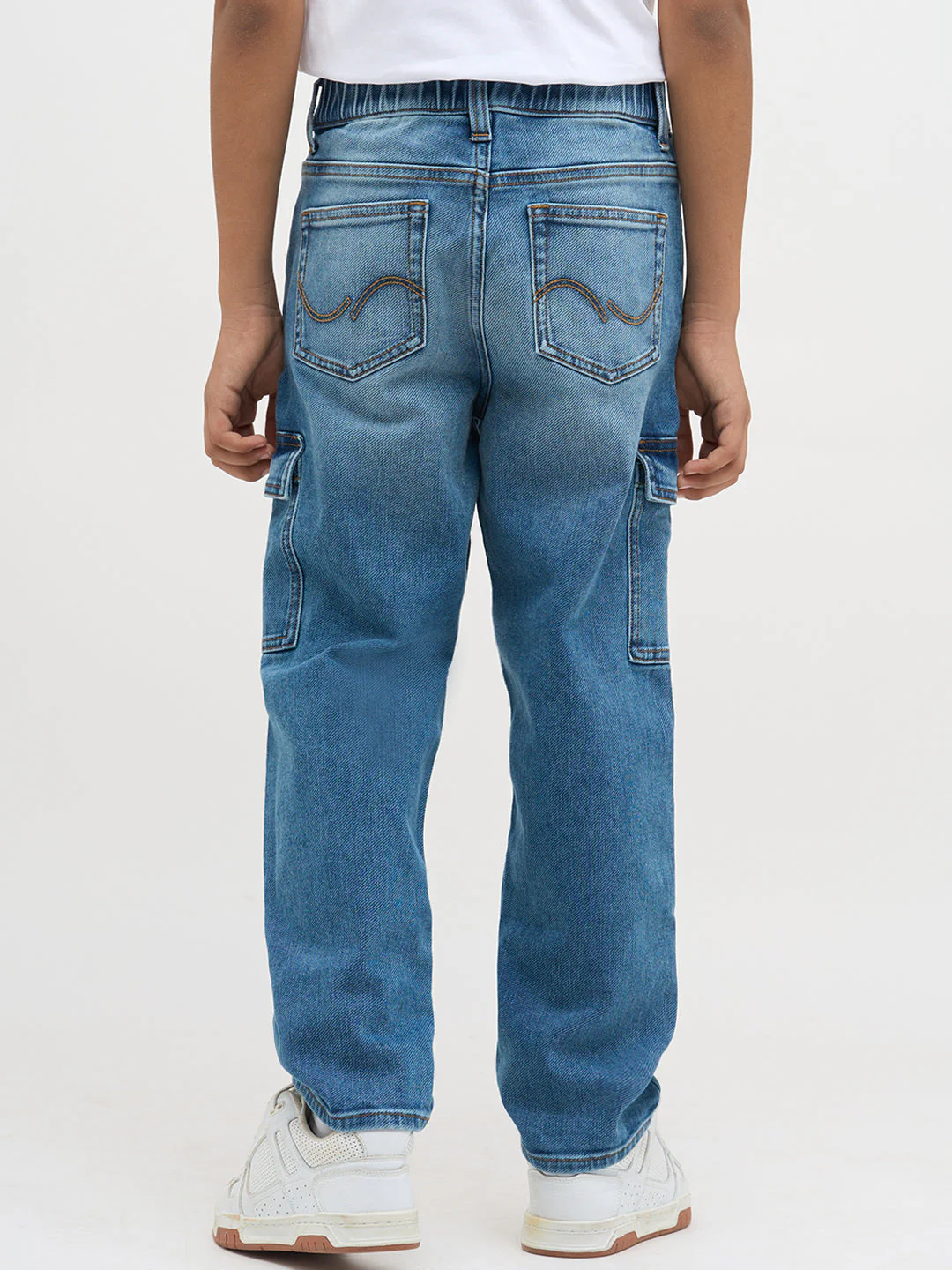 Light Blue Washed Loose Fit Jeans - Image 4