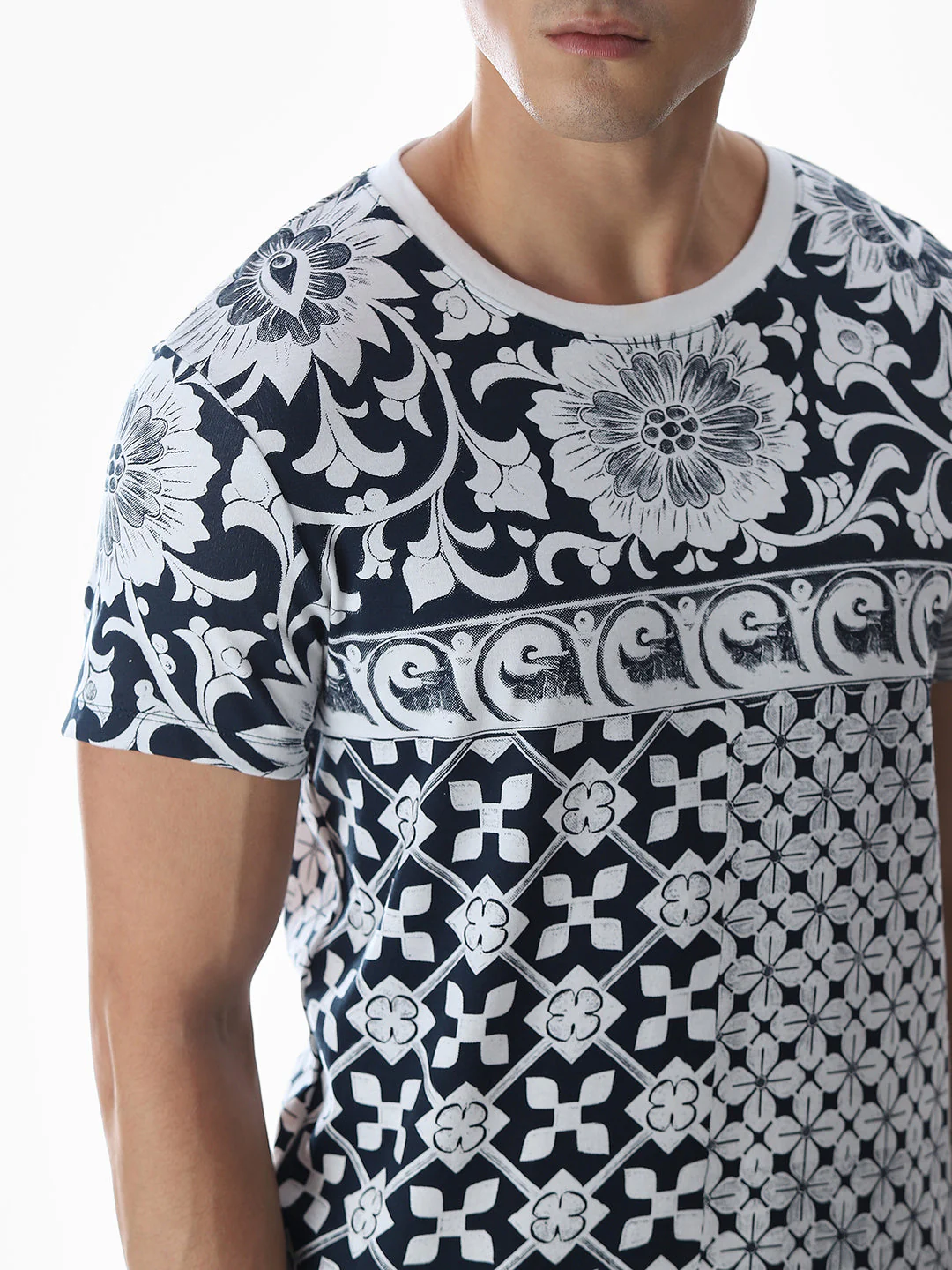 Navy Blue Printed Cotton T-shirt - Image 5