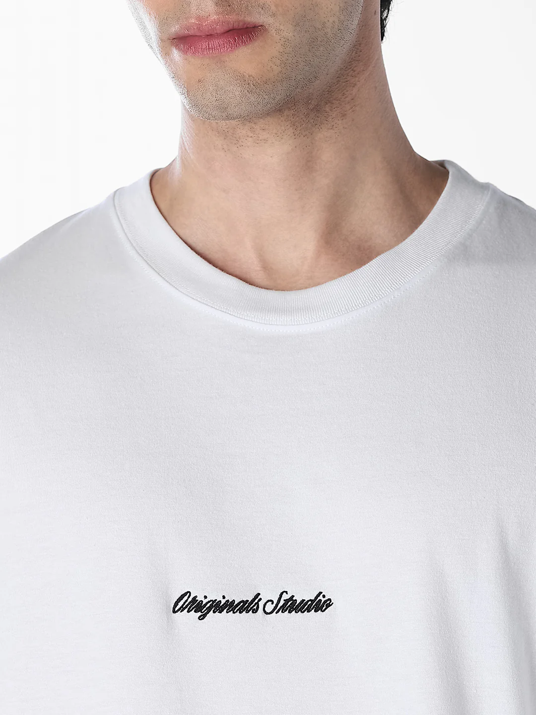Men's White Relaxed Fit Crew Neck Embroidered T-Shirt - Image 5