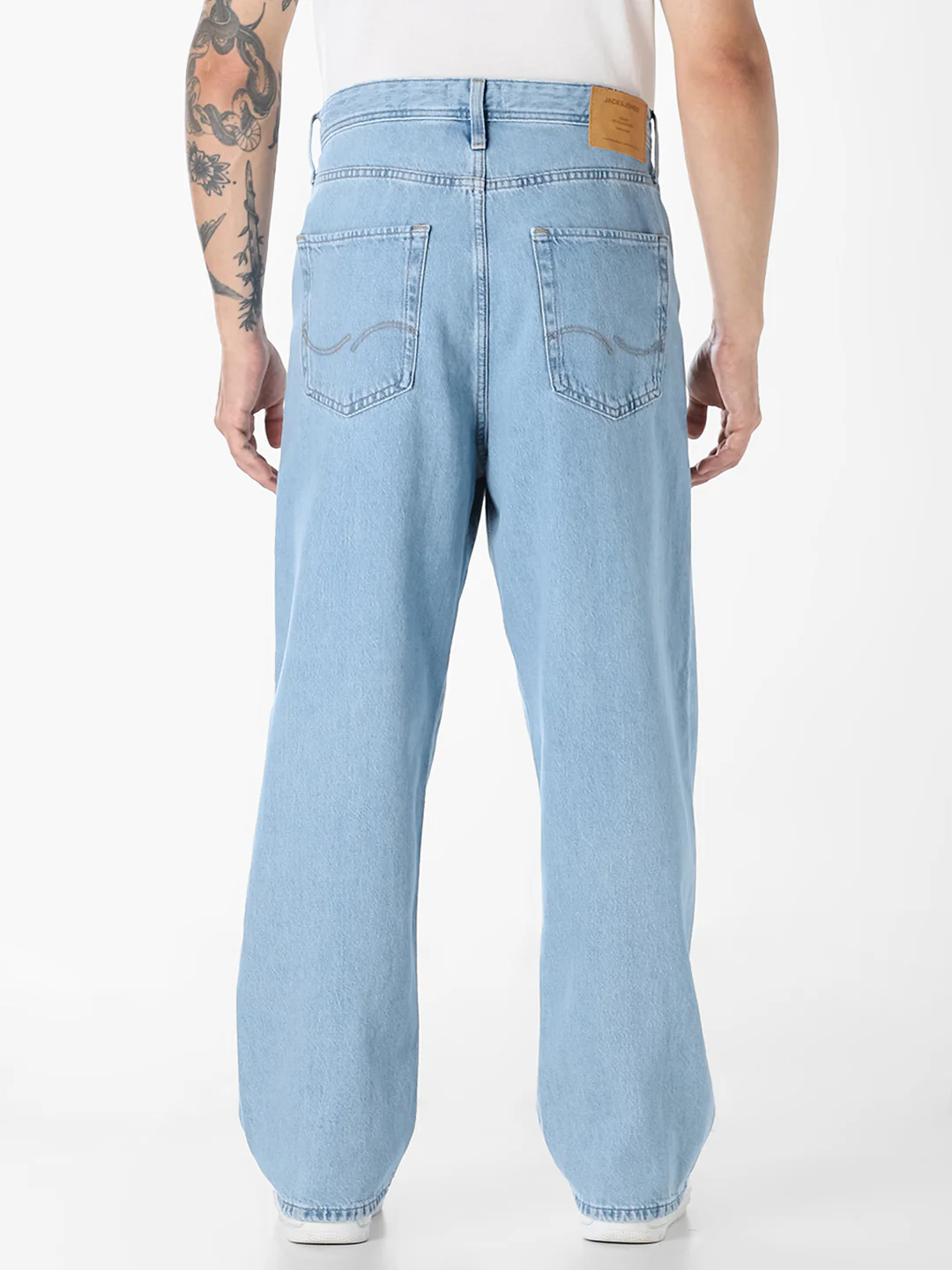 Men's Light Blue Loose Fit Low Rise Jeans With Button Fly - Image 3