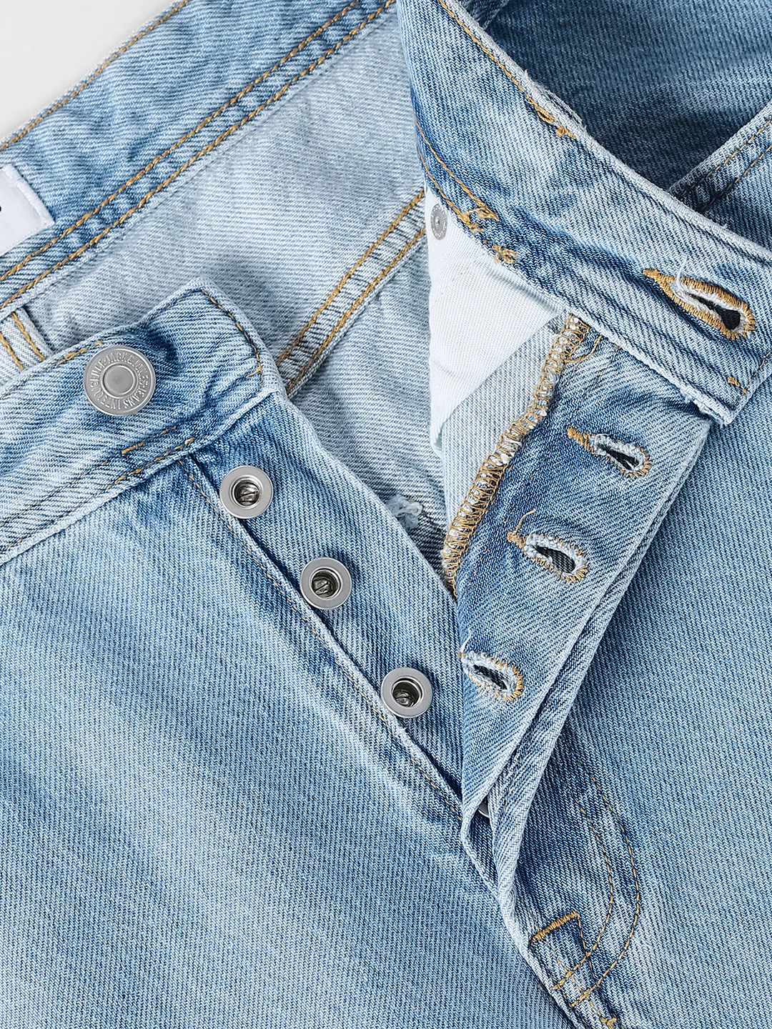 Men's Light Blue Loose Fit Low Rise Jeans With Button Fly - Image 5