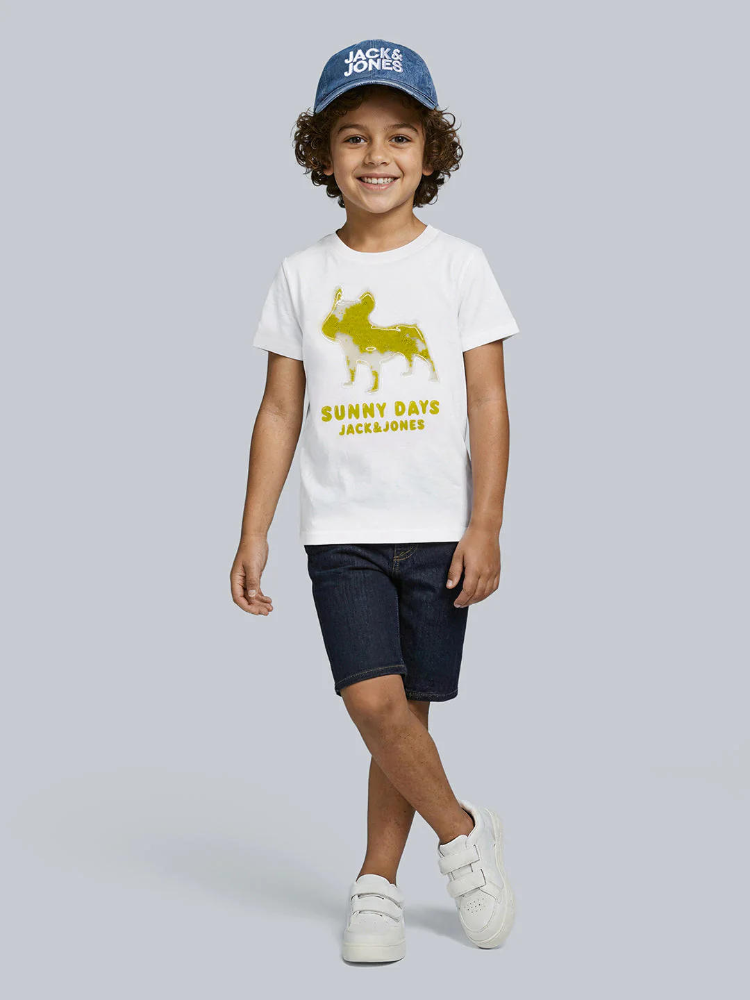 Boys Embellished Graphic Print T-Shirt - Image 5